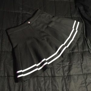Pleated Skirt Black and white striped